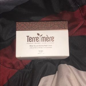 Terre mere White Tea and Rosehip Night Cream